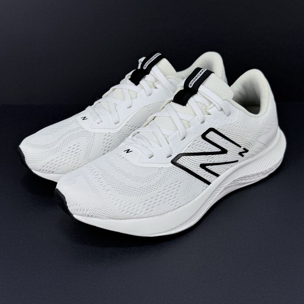 New Balance DynaSoft Pro Run V2 Women’s Size 9.5 White Silver Running Shoes NEW